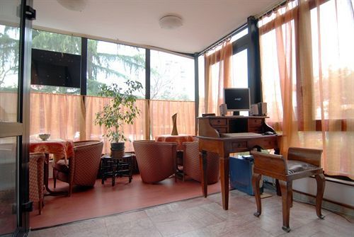 Hotel Vuk Skopje Bagian luar foto